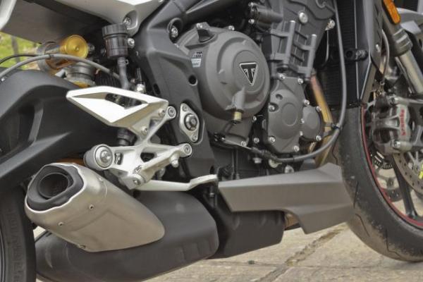 Triumph Street Triple 765 RS engine