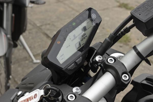 Yamaha MT-09 dash