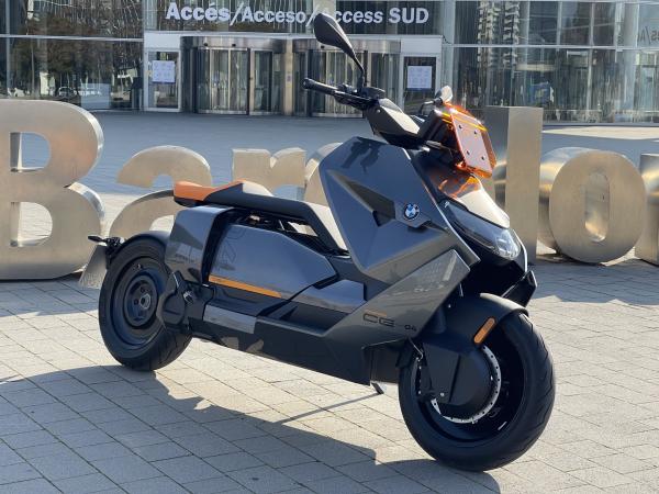 BMW CE 04 (2022) review | Ultimate luxury electric city scooter?