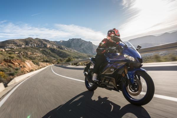 Yamaha R3 2019