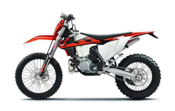 KTM reveals world’s first two-stroke fuel-injected enduro bikes