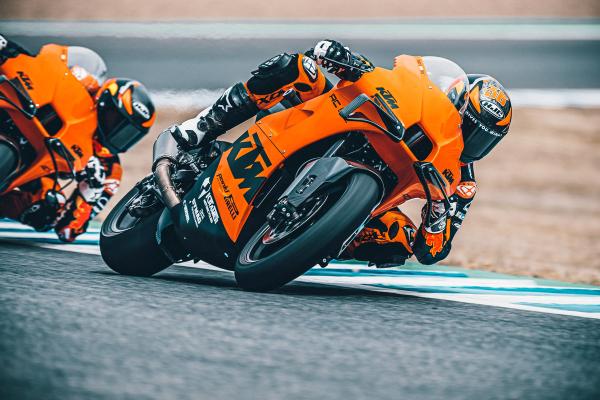 KTM RC 8C-2.jpg