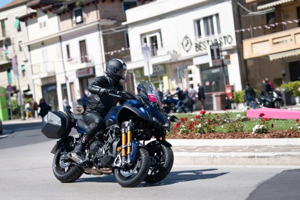 Yamaha NIKEN GT takes on the Giro D'Italia