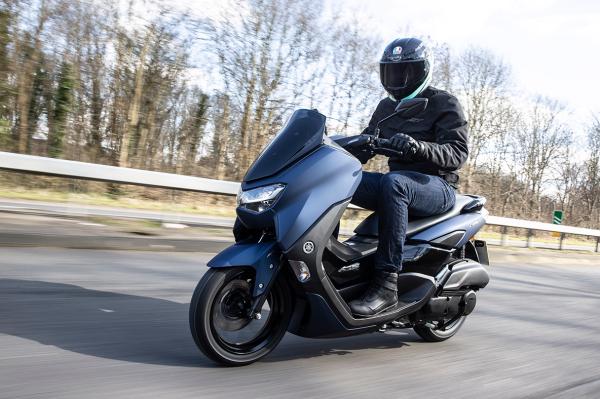 Yamaha NMAX 2021 fast speeds