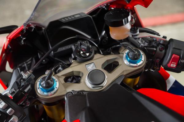 Honda CBR1000RR Fireblade SP1 Ohlins suspension