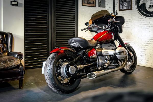 BMW R 18 given special makeover by two Italian outfits and showcased at MBE