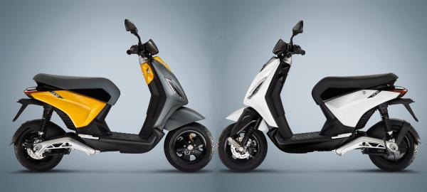 Piaggio One grigio bianco electric scooter