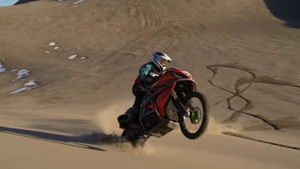 Suzuki Hayabusa, sand dune. - Matt Spears/YouTube