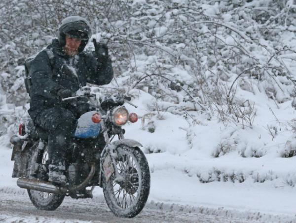 how to ride a motorcycle in snow