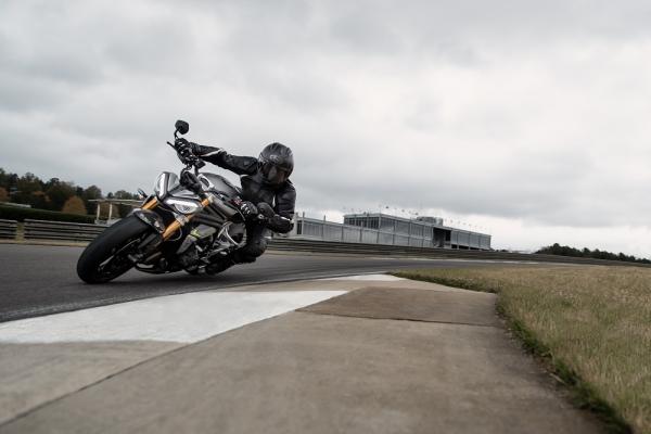 Speed Triple 1200 RS - Hero Riding