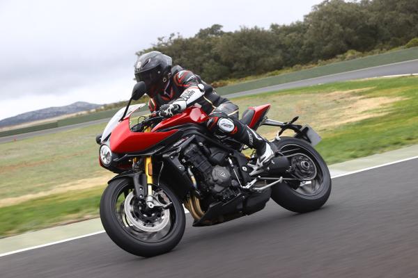 Speed-Triple-1200-RR-Visordown-Review 