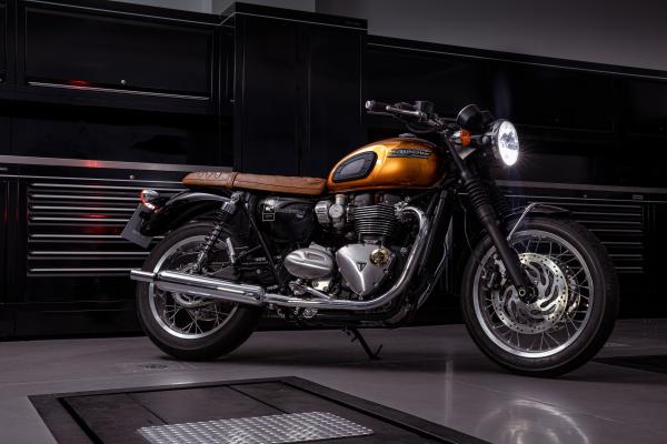 Gibson and Triumph Motorcycles team up for DGR