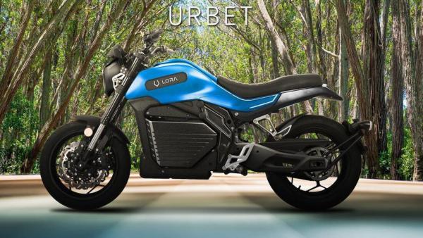 Urbet Lora S. - Motorrad