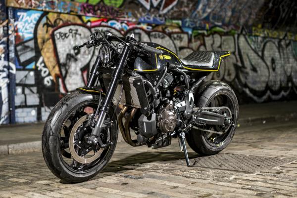 Custom kit turns XSR700 into scrambler or café racer