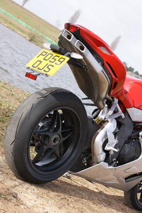 2010 MV Agusta F4 1000 Mallory Park track test