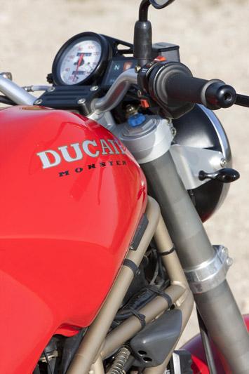 Ducati Monster M900 (1993) review