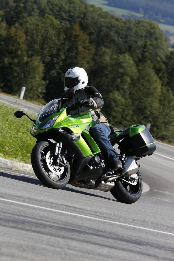 First Ride: 2014 Kawasaki Z1000SX review