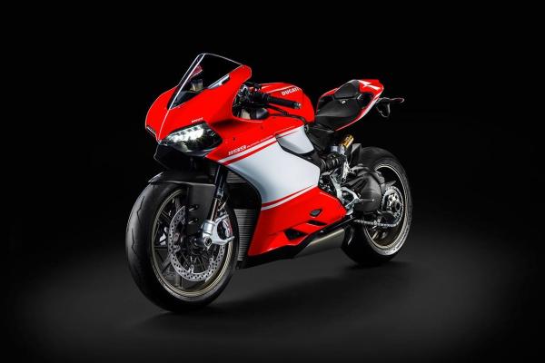 Ducati Panigale Superleggera pictures leaked