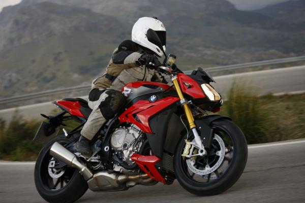 First ride: BMW S1000R review