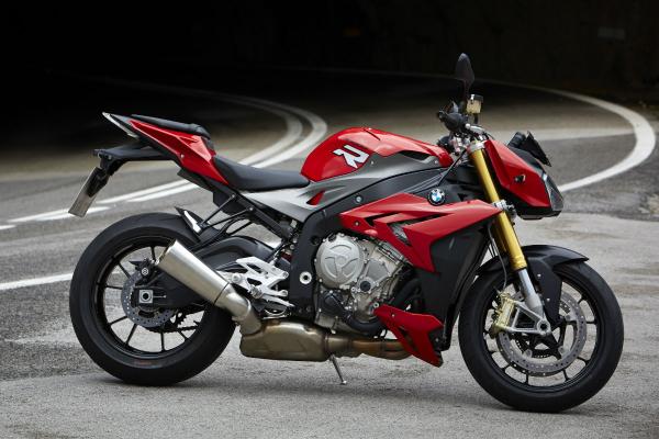 First ride: BMW S1000R review