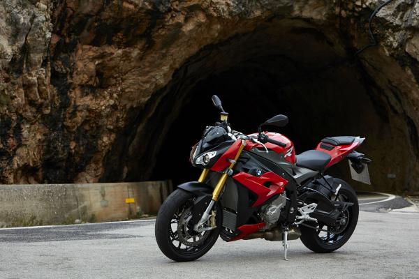 First ride: BMW S1000R review