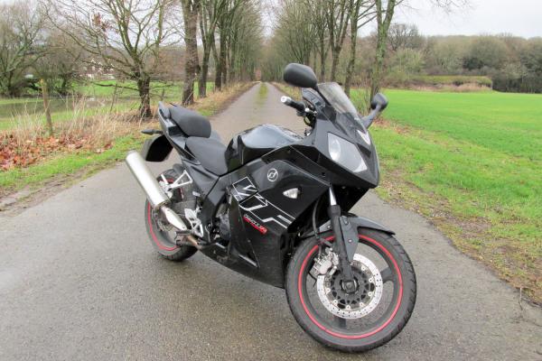 Road test: 2013 Daelim VJF250 RoadSport review