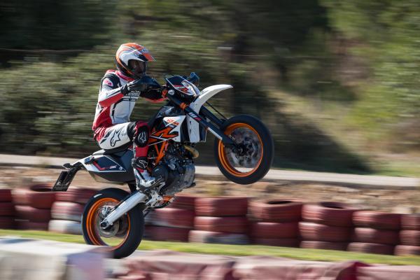 First Ride: 2014 KTM 690 SMC R review