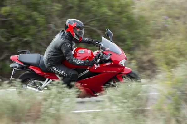 First ride: 2014 Honda VFR800 review