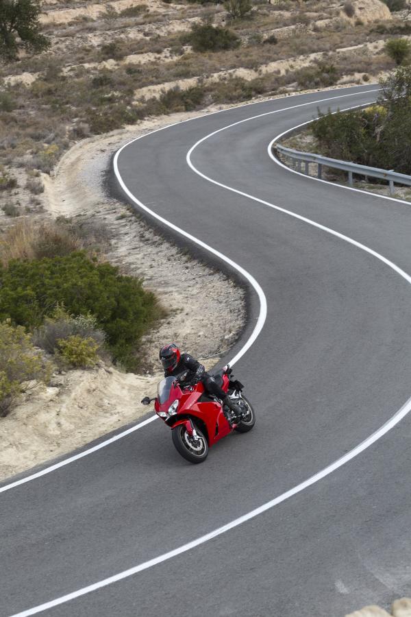 First ride: 2014 Honda VFR800 review