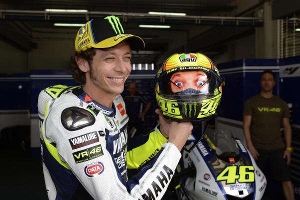 New: Valentino Rossi double face AGV Corsa helmet