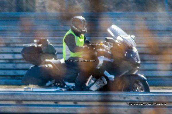 BMW K1600 bagger and liquid-cooled R1200R spied