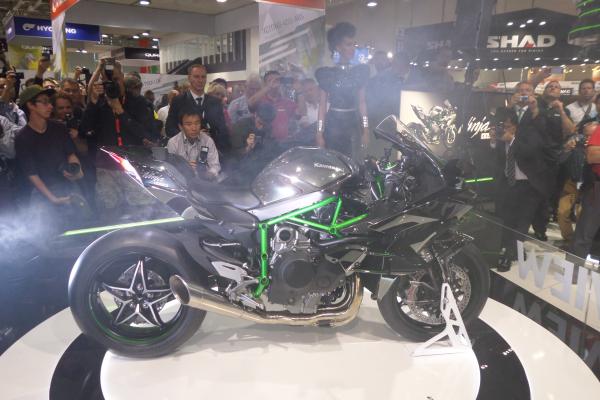 Intermot 2014: Kawasaki Ninja H2 video and uber gallery