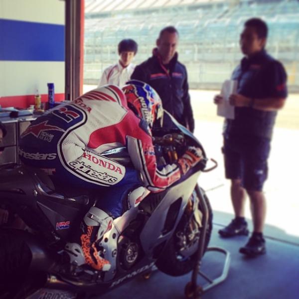 Stoner tests 2015 Honda RC213V