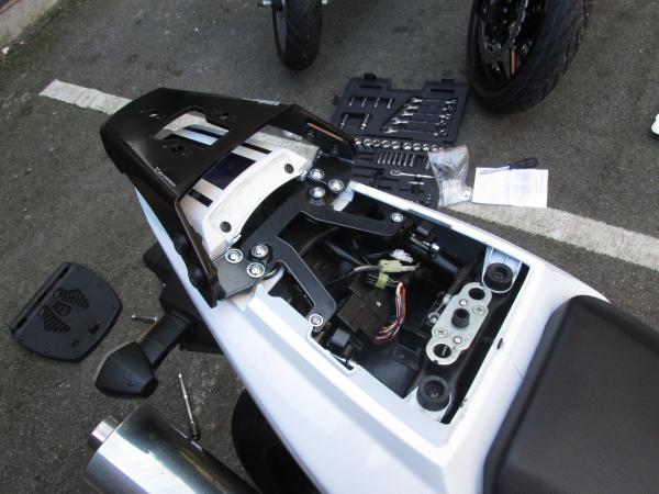 Review: SW-Motech rack and top box for SV650