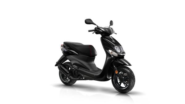 New X-MAX IRON MAX heads Yamaha scooter updates for 2016