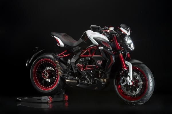 A proper look at the Lewis Hamilton MV Agusta Dragster RR