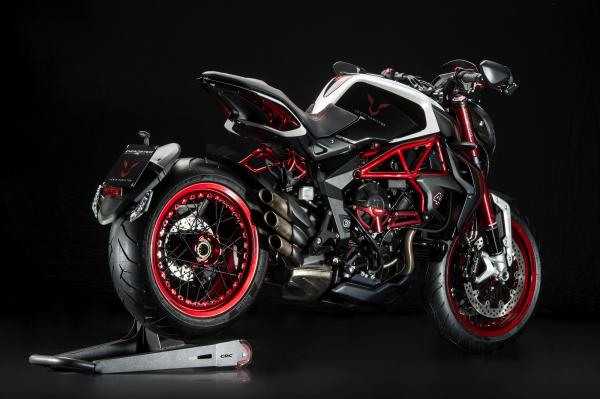 A proper look at the Lewis Hamilton MV Agusta Dragster RR