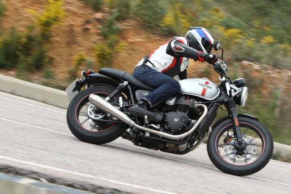 Triumph Street Twin 2016 review