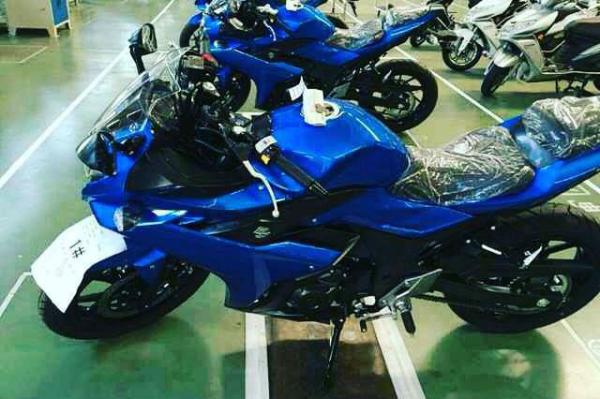 Suzuki Gixxer 250 spied