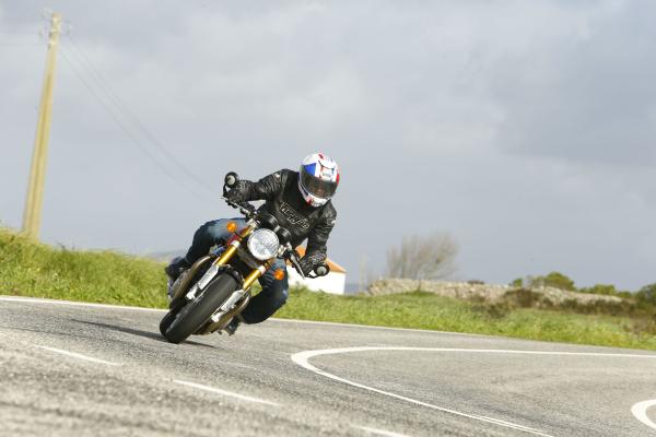 First ride: Triumph Thruxton R review