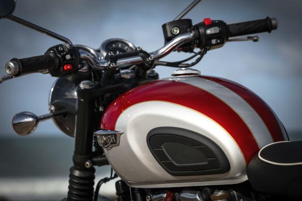 Bonneville T120 review