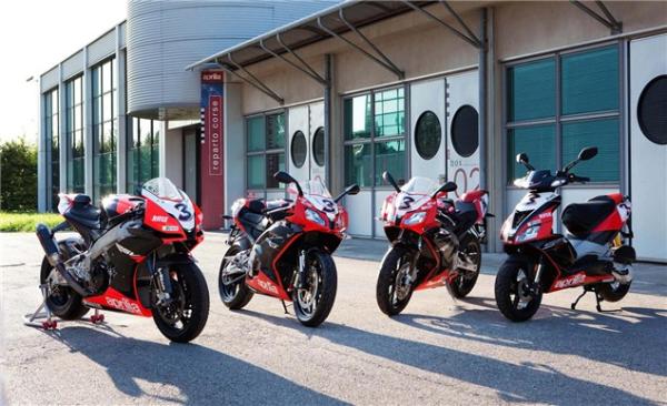 First Look: Aprilia Max Biaggi SR50, RS50 and RS125 replicas