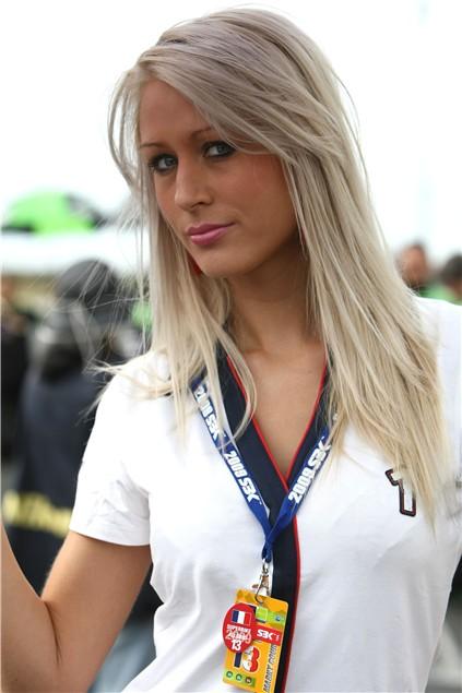 WSB: 2009 Magny Cours Grid Girls Gallery