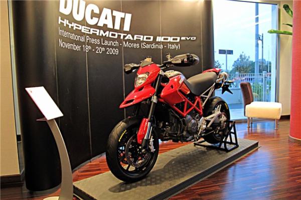 First Ride: 2010 Ducati Hypermotard 1100 Evo