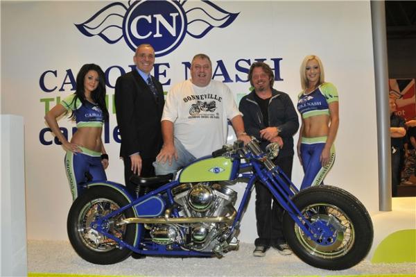 Boorman hands over £30,000 Carole Nash bobber