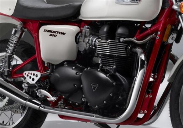 First Look: 2010 Triumph Thruxton SE