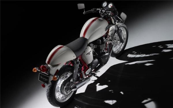 First Look: 2010 Triumph Thruxton SE