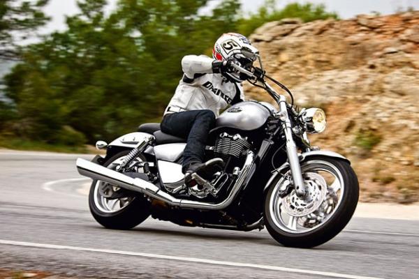 2009 Triumph Thunderbird first ride review