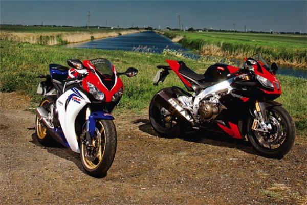 Should I Just Buy a Blade? CBR1000RR Fireblade V RSV4 Factory