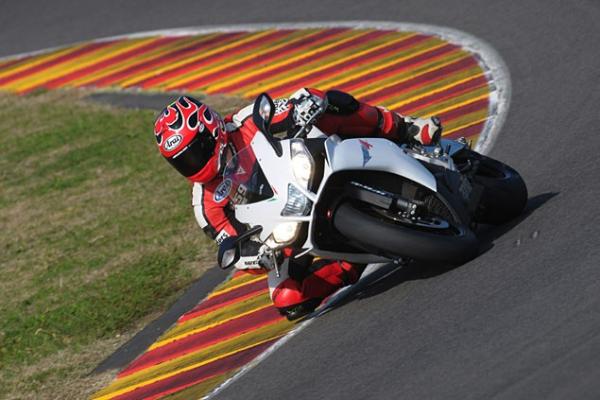 2010 Aprilia RSV4R first ride